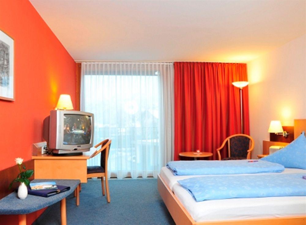 Hotel Weisses Kreuz Φελτκίρχ Εξωτερικό φωτογραφία